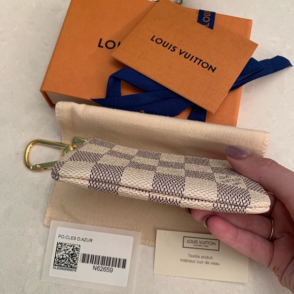 SOLD Azur Louis Vuitton Key Pouch - Picture 4 of 8